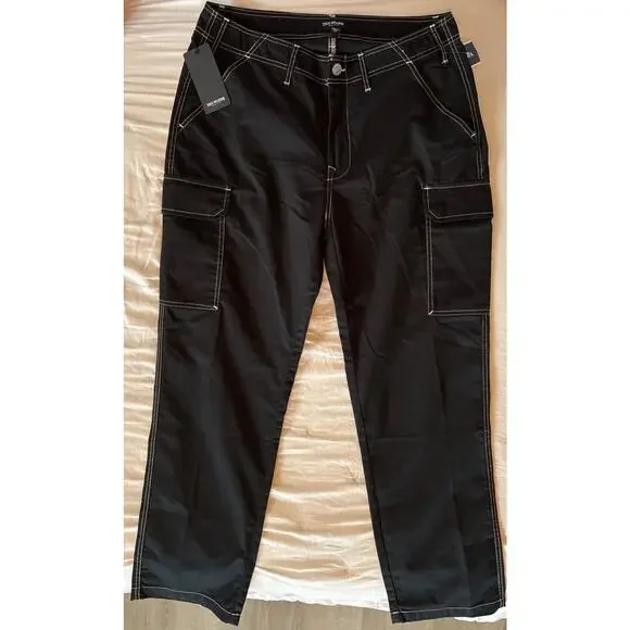 NWT True Religion Outline Graphic Letter Cargo Pants Jet Black Size 36 Rare Y2K
